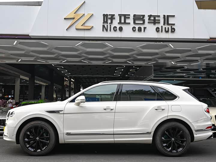 Фото 3 - Bentley Bentayga Hybrid