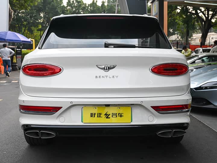 Фото 5 - Bentley Bentayga Hybrid