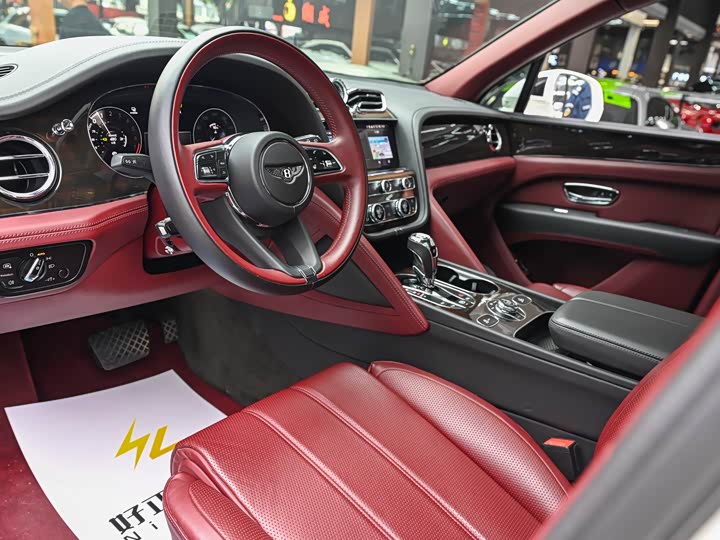 Фото 7 - Bentley Bentayga Hybrid