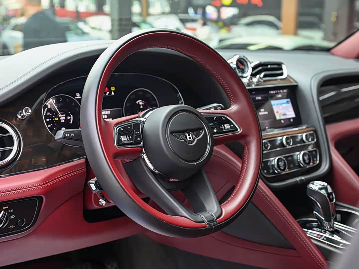 Фото 8 - Bentley Bentayga Hybrid