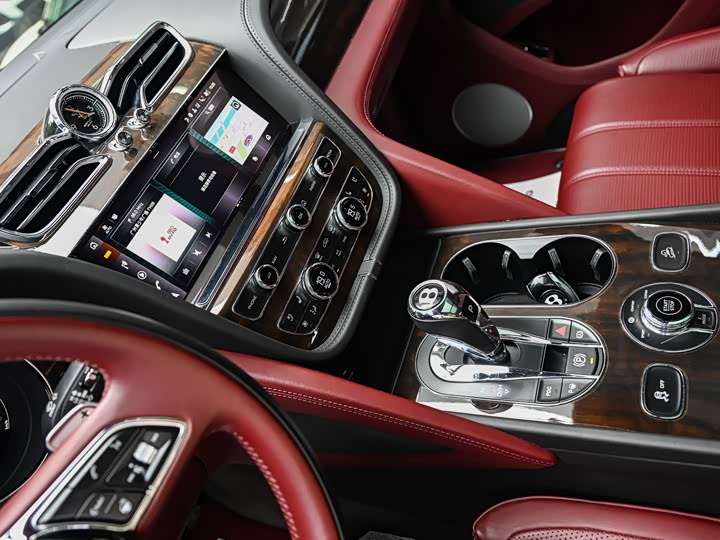 Фото 9 - Bentley Bentayga Hybrid