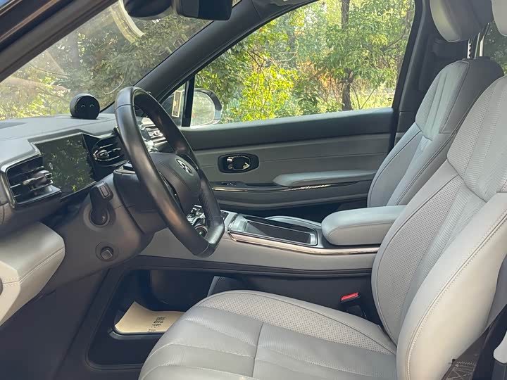 Фото 6 - Nio ES8