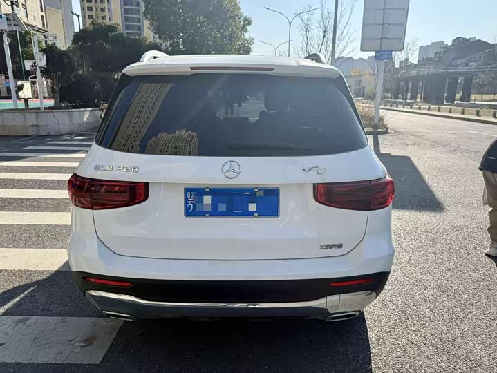 Фото 8 - Mercedes-Benz GLB-Class