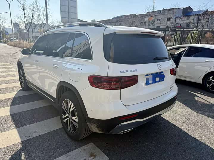 Фото 9 - Mercedes-Benz GLB-Class