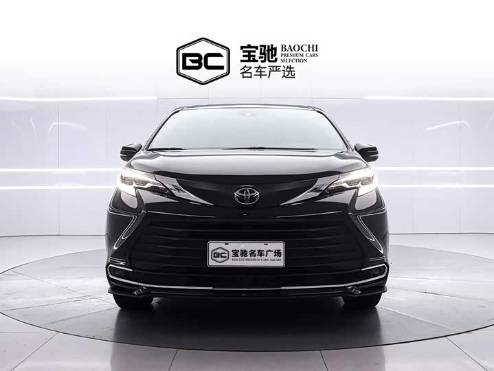 Фото 2 - Toyota Sienna