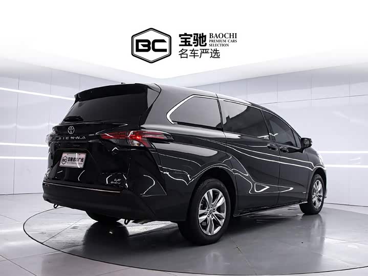 Фото 3 - Toyota Sienna