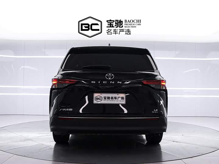 Фото 4 - Toyota Sienna