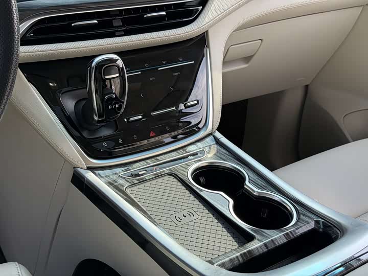 Фото 8 - Buick GL8 ES