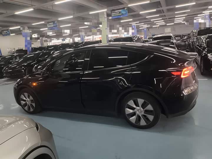 Фото 5 - Tesla Model Y