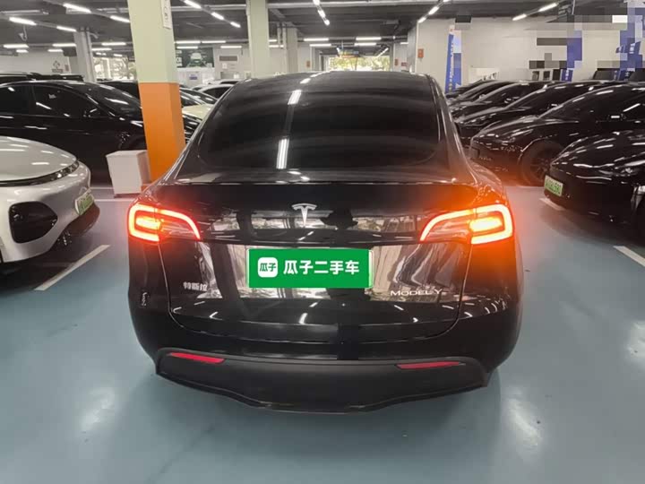 Фото 6 - Tesla Model Y