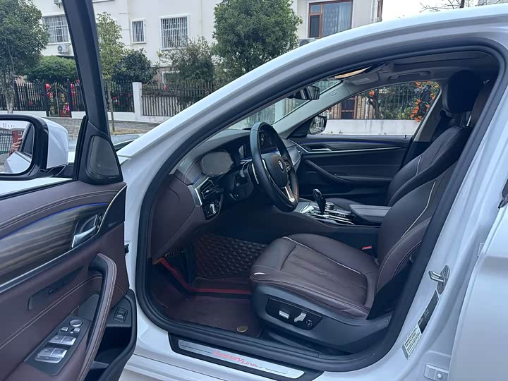 Фото 5 - BMW 5 Series