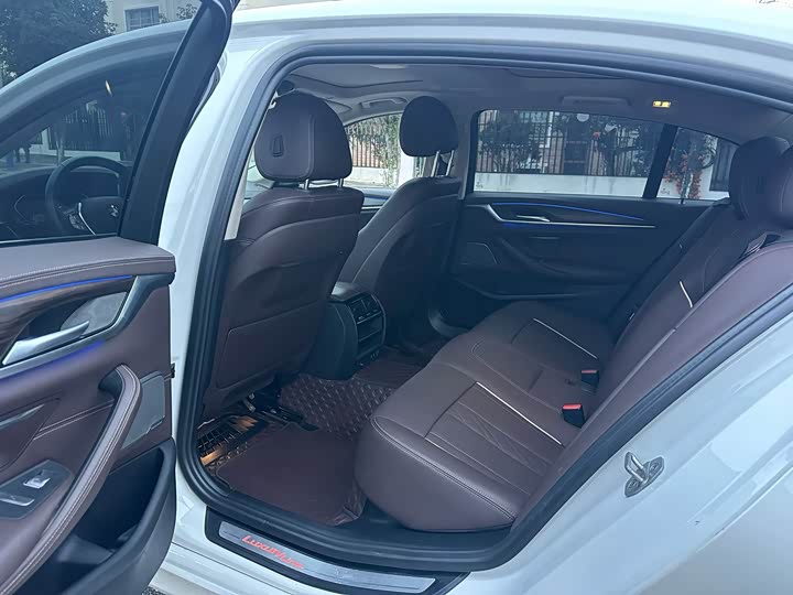 Фото 6 - BMW 5 Series