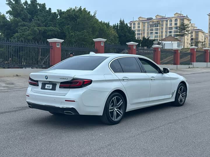 Фото 9 - BMW 5 Series