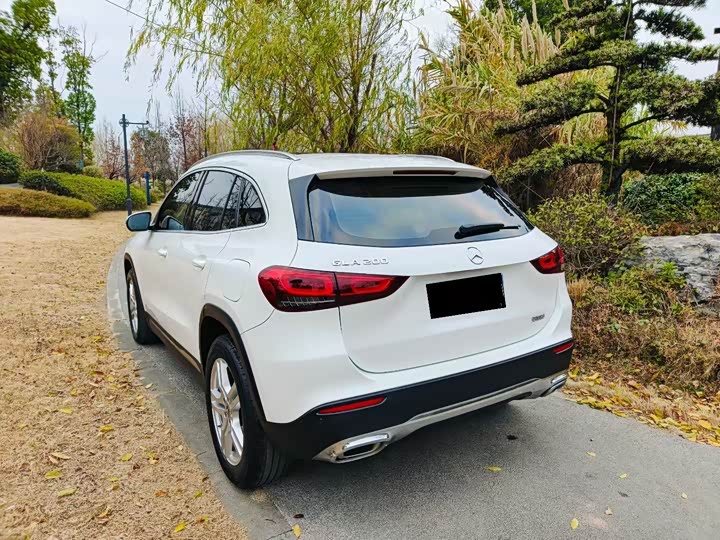 Фото 4 - Mercedes-Benz GLA-Class