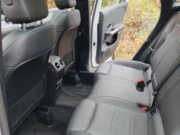 Фото 6 - Mercedes-Benz GLA-Class