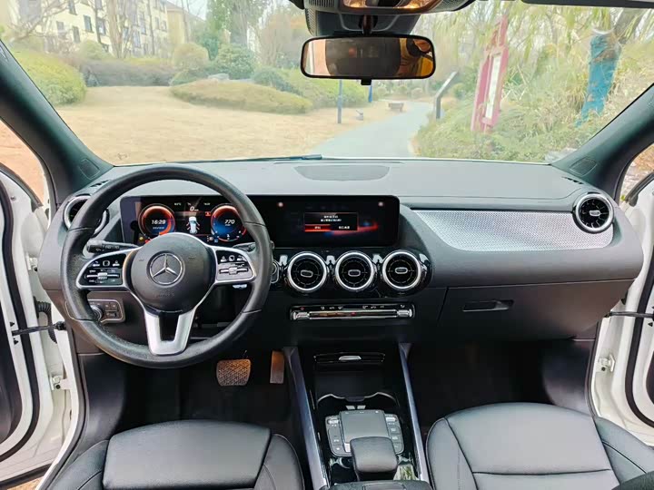 Фото 7 - Mercedes-Benz GLA-Class