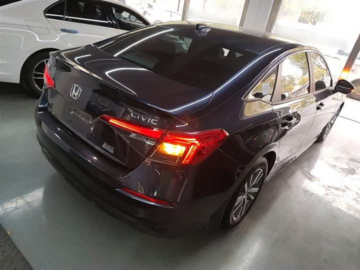 Фото 7 - Honda Civic