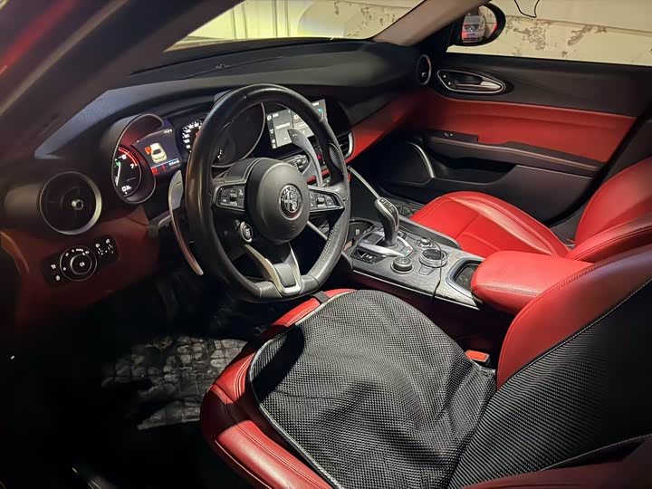 Фото 3 - Alfa Romeo Giulia