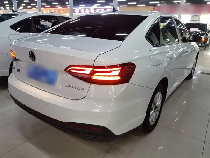 Фото 7 - Volkswagen Lavida