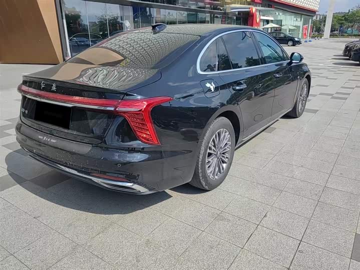 Фото 9 - Hongqi H5