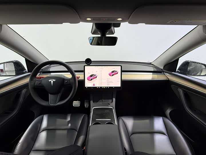 Фото 8 - Tesla Model Y