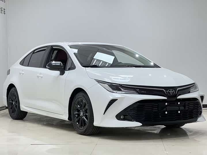 Фото 3 - Toyota Corolla