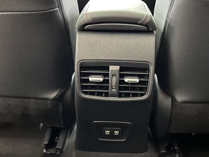 Фото 8 - Toyota Corolla