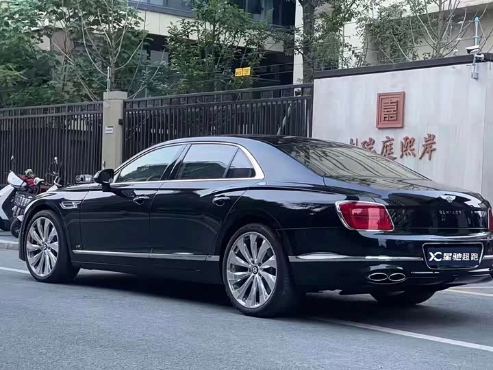 Фото 2 - Bentley Flying Spur