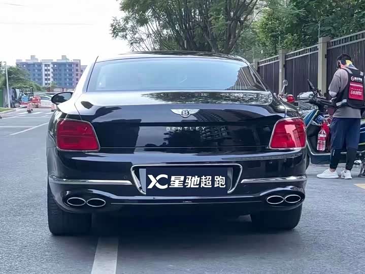 Фото 3 - Bentley Flying Spur