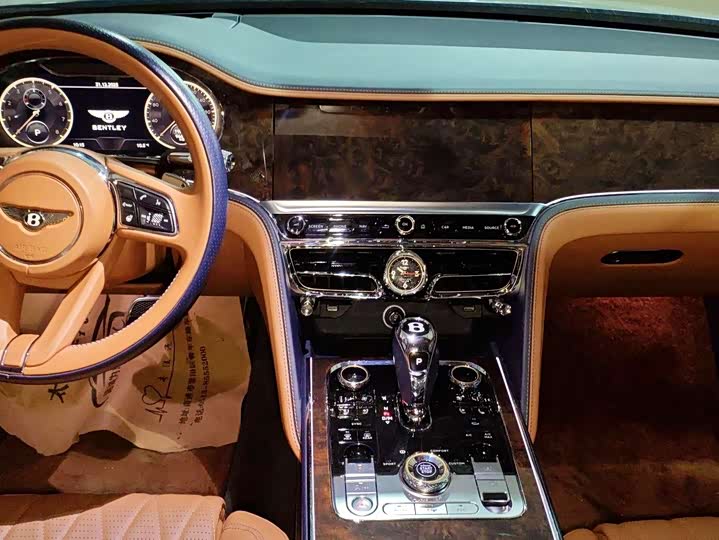 Фото 6 - Bentley Flying Spur