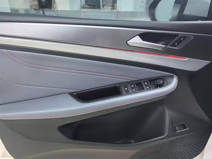 Фото 9 - Volkswagen Lamando L