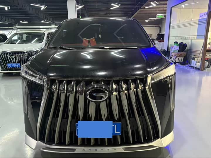 Фото 2 - GAC Trumpchi M8