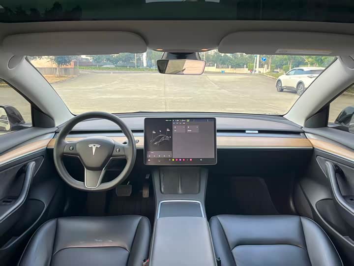 Фото 5 - Tesla Model 3