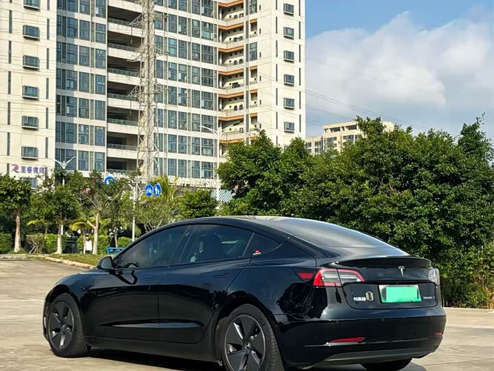 Фото 7 - Tesla Model 3