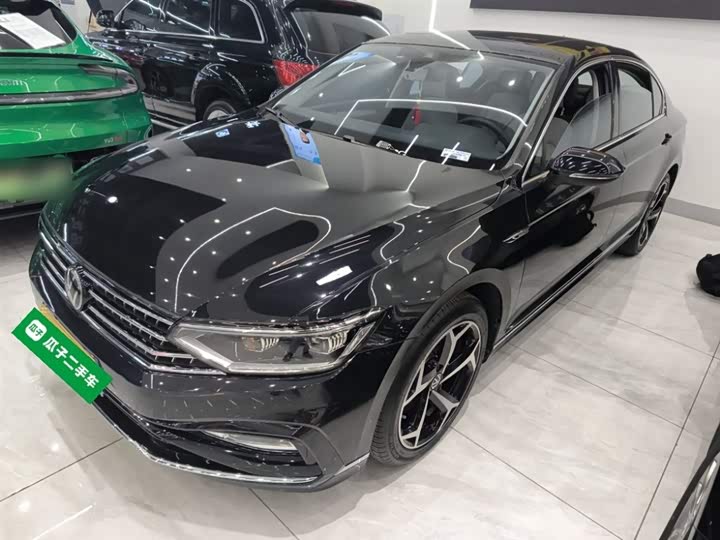 Фото 2 - Volkswagen Magotan