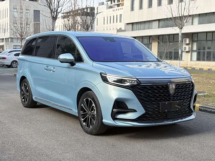 Фото 3 - Roewe iMax 8