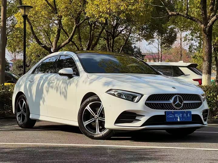 Фото 9 - Mercedes-Benz A-Class