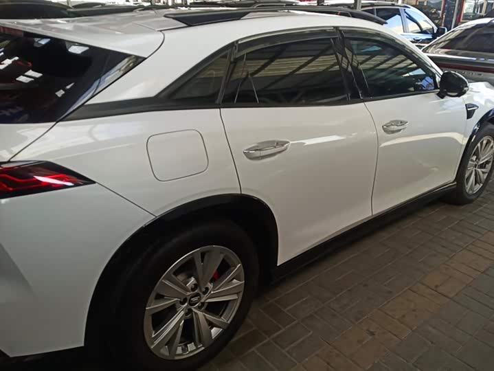 Фото 3 - Bestune B70S