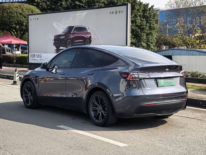 Фото 3 - Tesla Model Y
