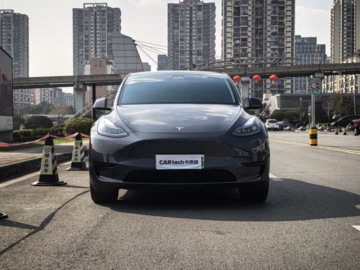 Фото 4 - Tesla Model Y