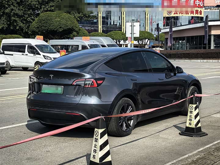 Фото 7 - Tesla Model Y