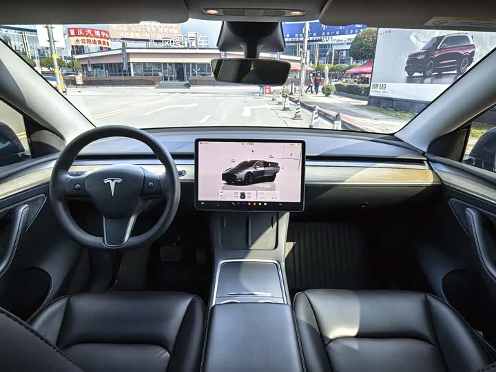 Фото 8 - Tesla Model Y