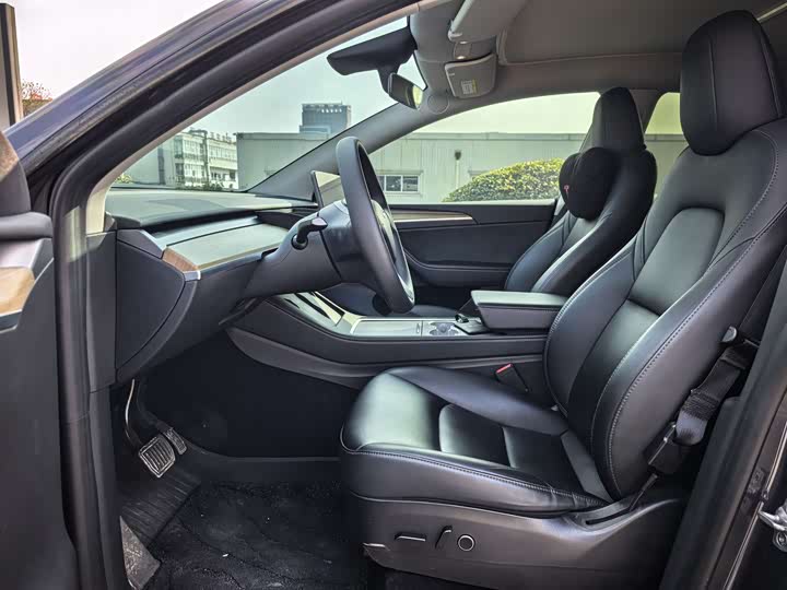 Фото 9 - Tesla Model Y