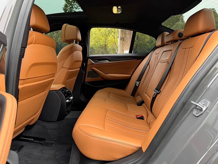 Фото 6 - BMW 5 Series