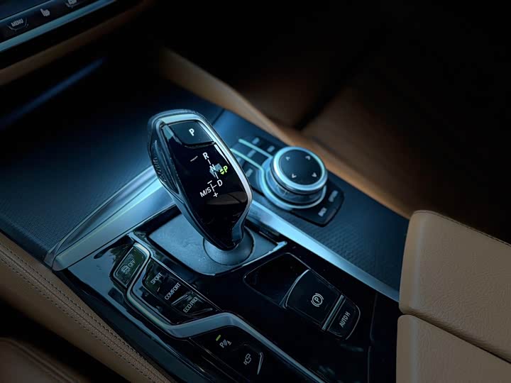 Фото 9 - BMW 5 Series