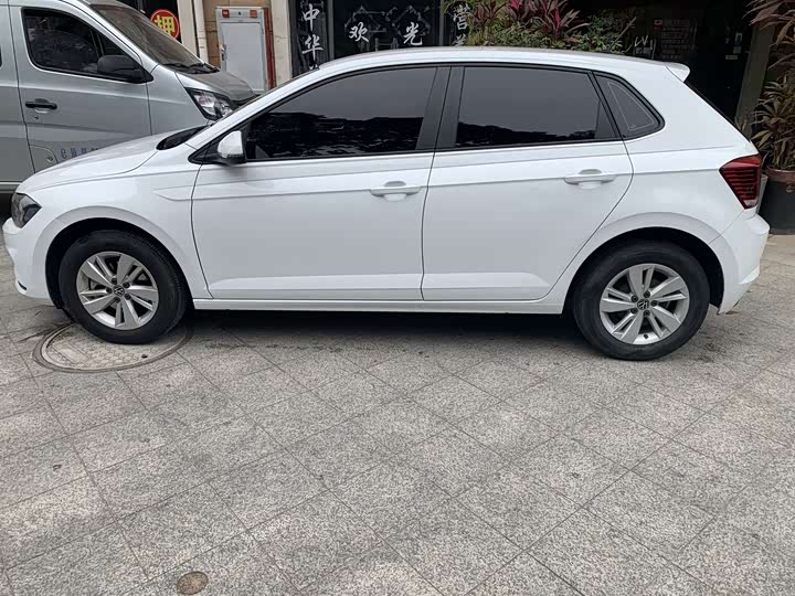 Фото 3 - Volkswagen Polo