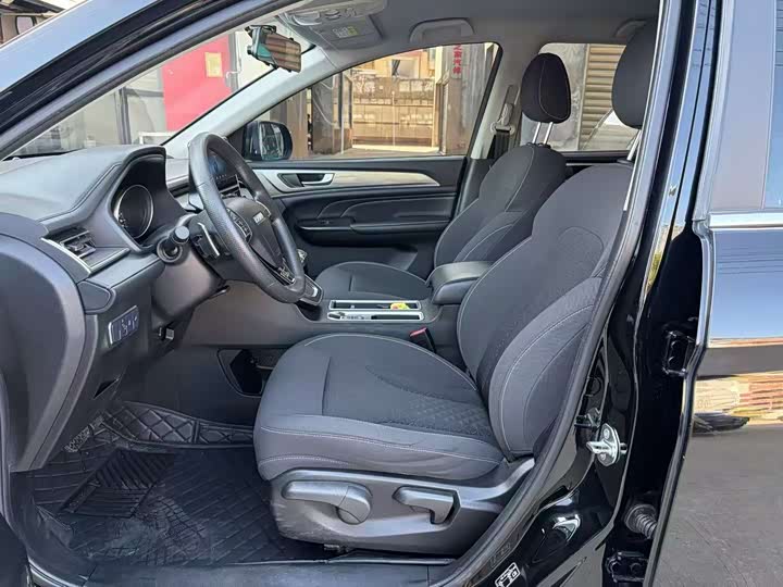 Фото 7 - Haval M6