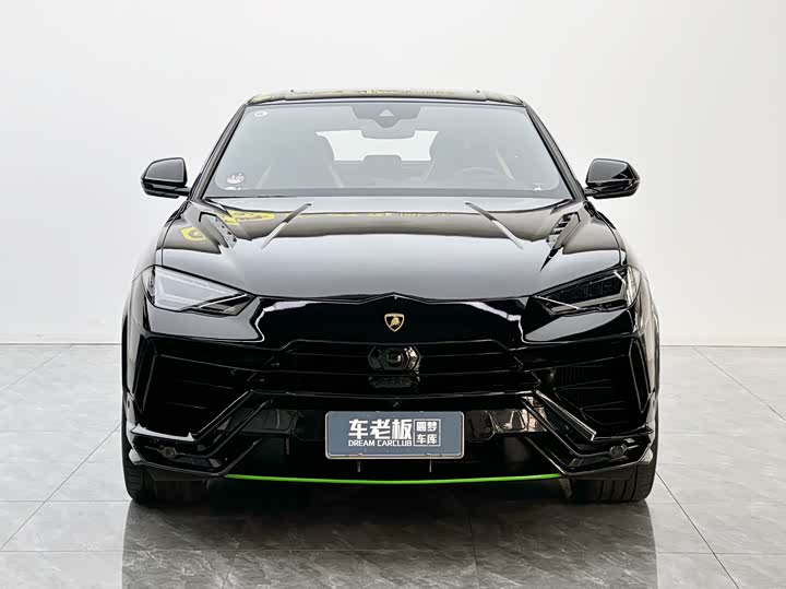 Фото 2 - Lamborghini Urus