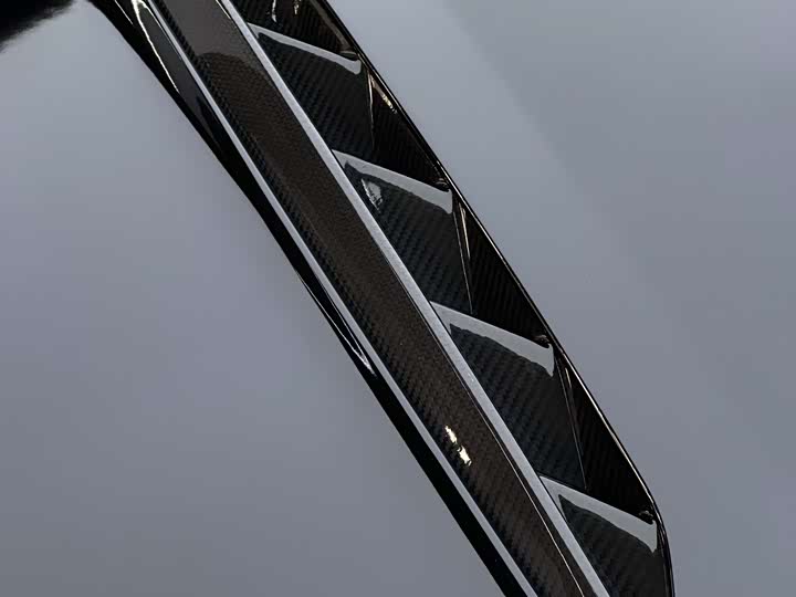 Фото 9 - Lamborghini Urus