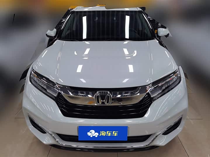 Фото 2 - Honda Avancier